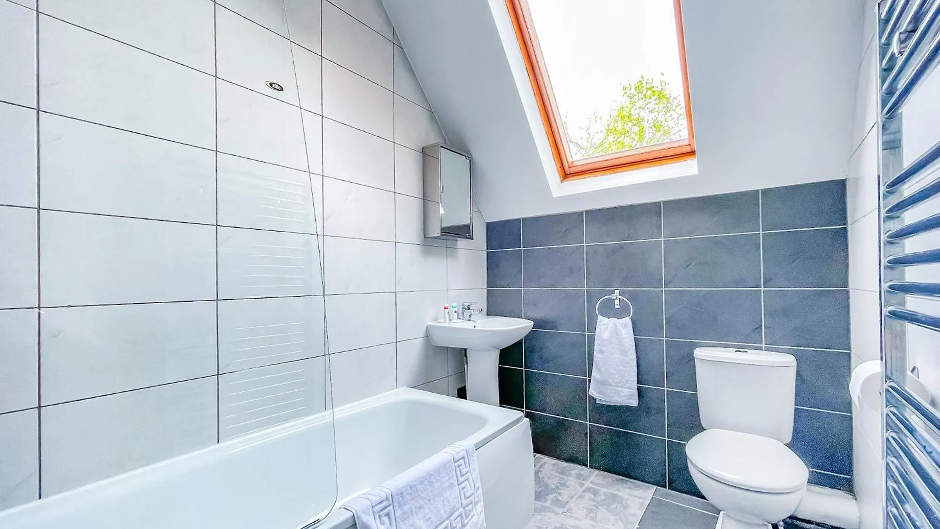 *Rc9Bc* For Your Most Relaxed & Cosy Stay + Free Parking + Free Fast Wifi * Leeds  0*, Leeds (West Yorkshire) Wielka Brytania